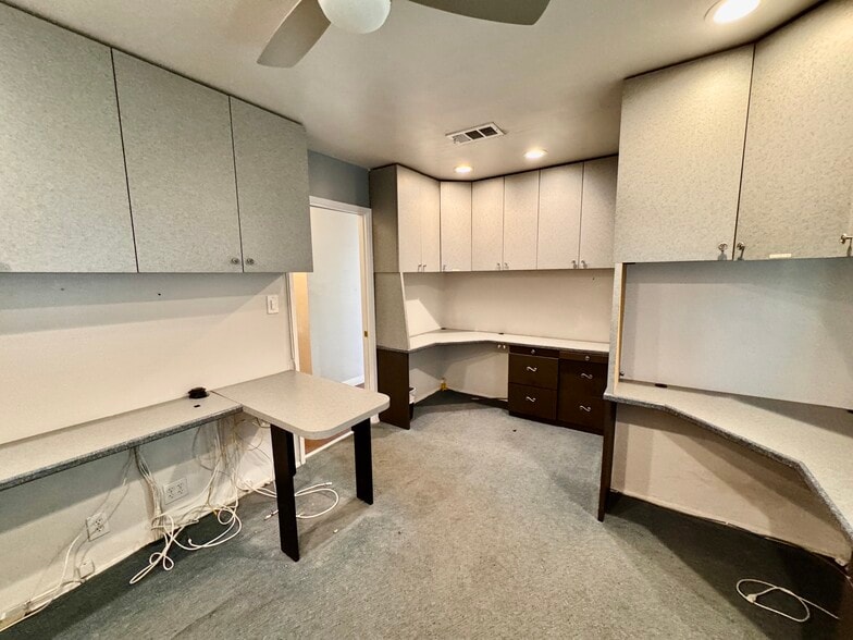 More Photos Of 14436 Whittier Blvd, Whittier General Retail For Sale