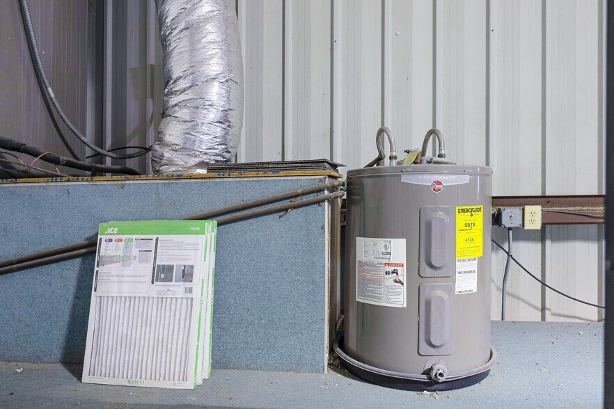 More Photos Of 9010 Astronaut Blvd, Cape Canaveral Warehouse For Sale