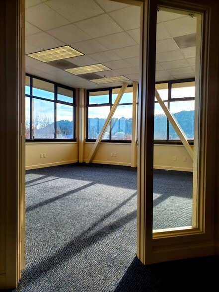 More Photos Of 103 Shoreline Pky, San Rafael Office For Lease