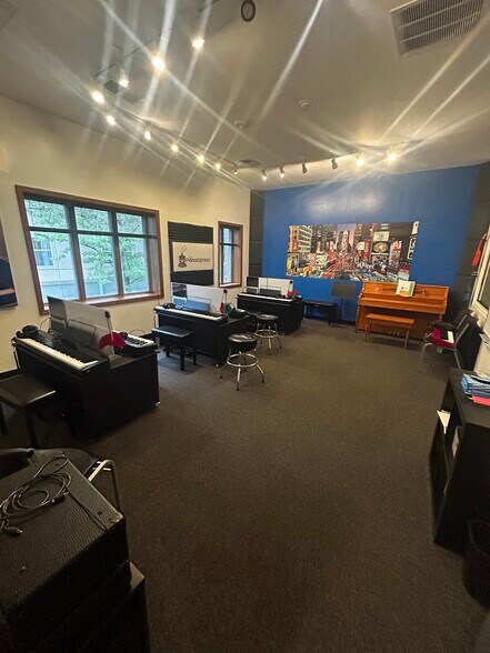 More Photos Of 465 Herndon Pky, Herndon Medical For Lease