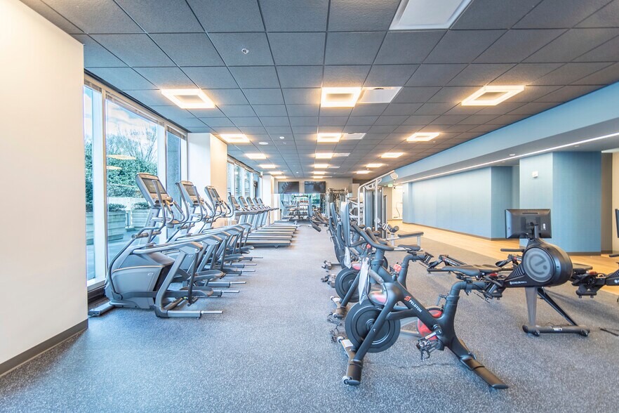 More Photos Of 1001 Summit Blvd, Atlanta Unknown For Lease