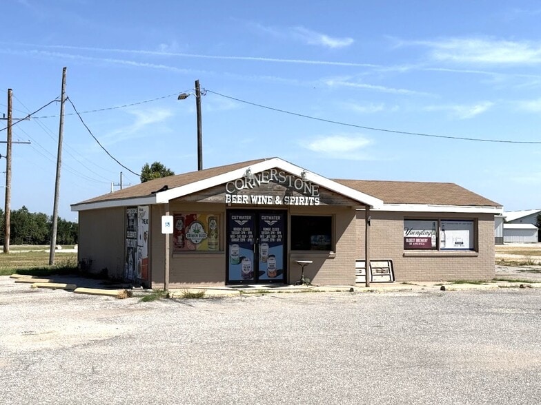 More Photos Of 411 Old Kansas 61 Highway, Inman Convenience Store For Sale