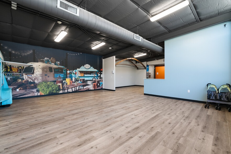 More Photos Of 6111 N FM 620, Austin Daycare Center For Lease