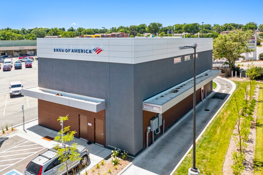 More Photos Of Bank of America, Omaha Bank For Sale