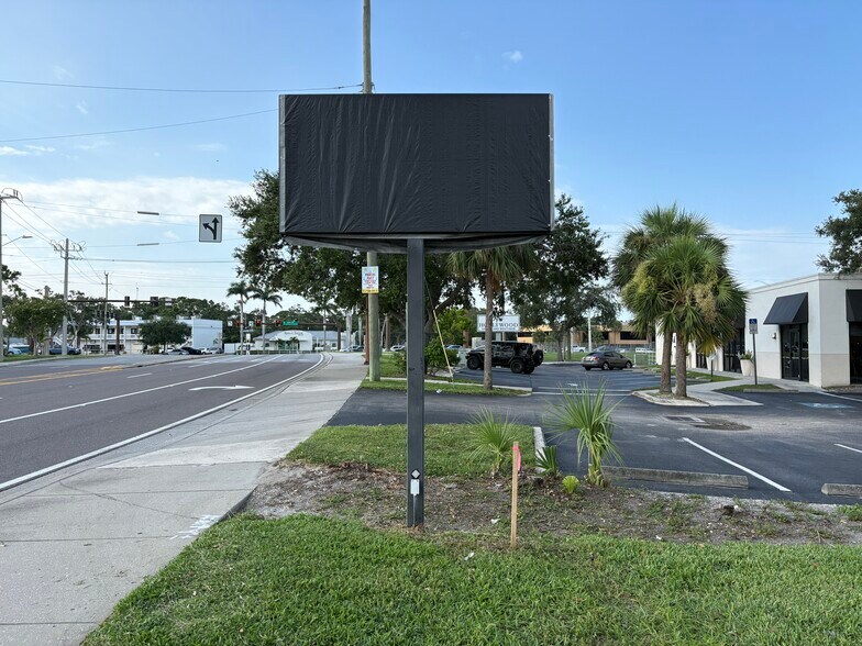 More Photos Of 5750 Swift Rd, Sarasota Freestanding For Lease