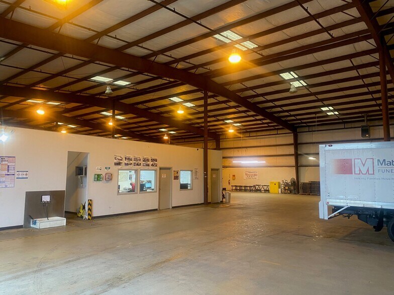 More Photos Of 3440 Trant Ave, Norfolk Distribution For Lease