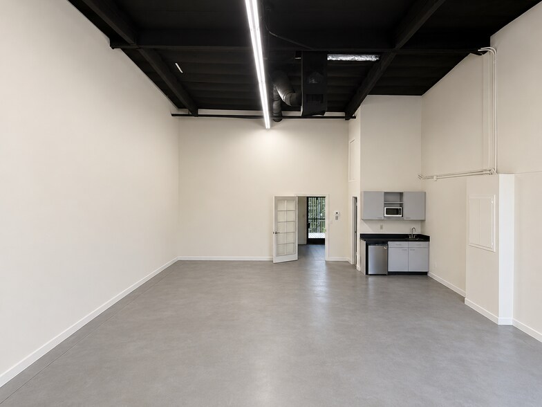 More Photos Of 9035 Eton Ave, Canoga Park Unknown For Lease