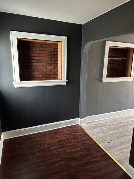 More Photos Of 942 N Main St, Akron Storefront Retail Office For Lease