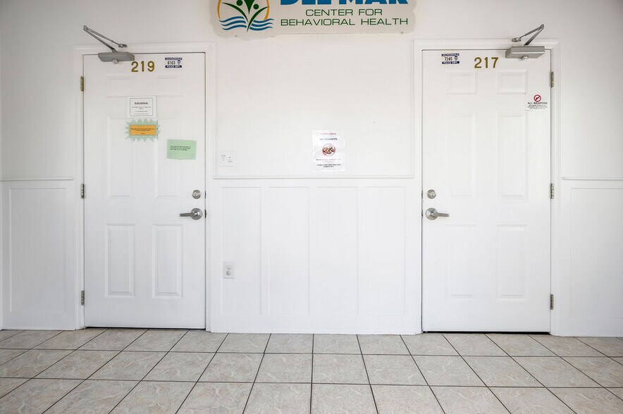 More Photos Of 217-219 Station St, Jacksonville Medical For Lease