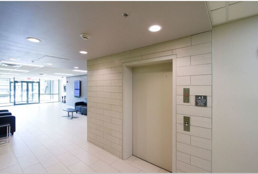 More Photos Of 9001 State Line Rd, Kansas City Medical For Lease