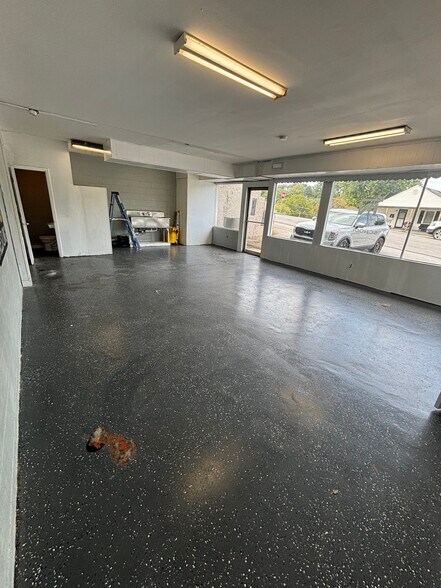 More Photos Of 2315 Bay St, Bristol Apartments For Lease