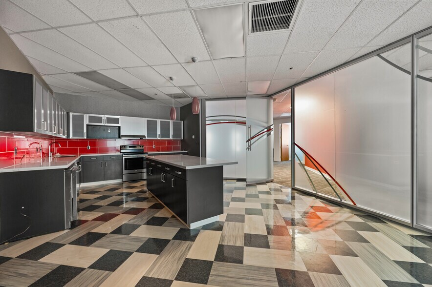 More Photos Of 3 Crowne Point Ct, Sharonville Office For Sale