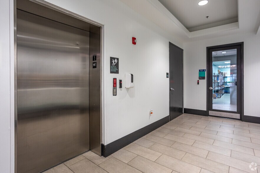 More Photos Of 900 E Six Forks Rd, Raleigh Apartments For Lease