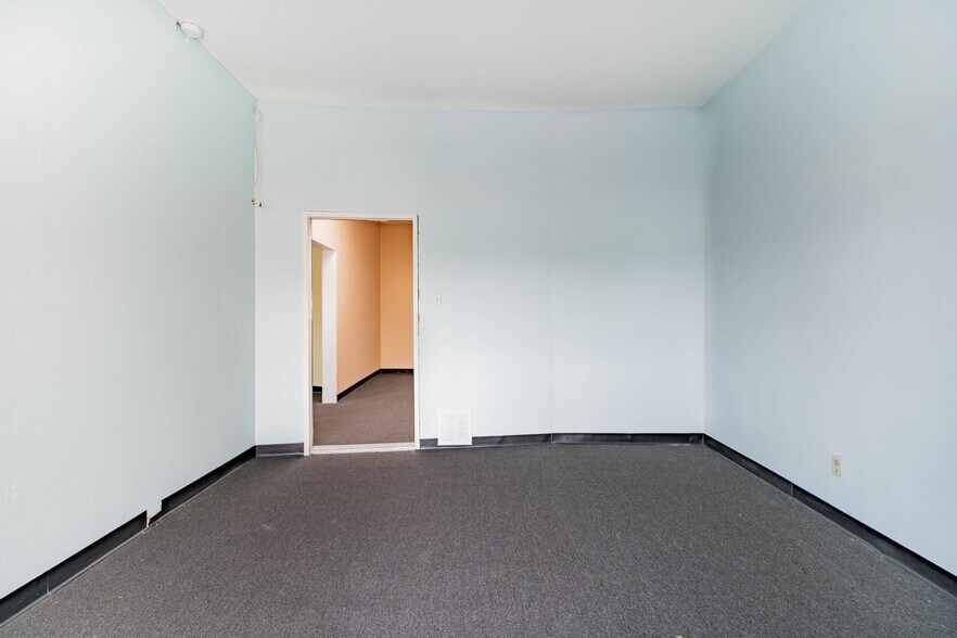 More Photos Of 5338 Vineland Ave, North Hollywood Restaurant For Lease