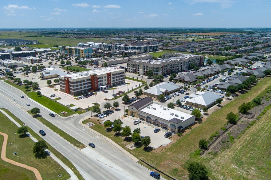 More Photos Of 2163 Stephens Pl, New Braunfels Storefront Retail Office For Lease