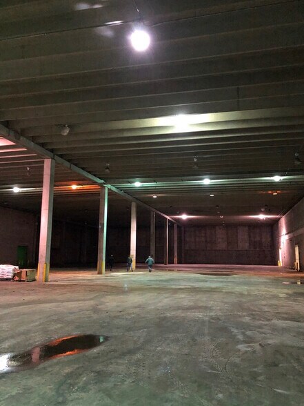 More Photos Of 505 W 2nd St, Tulsa Distribution For Lease