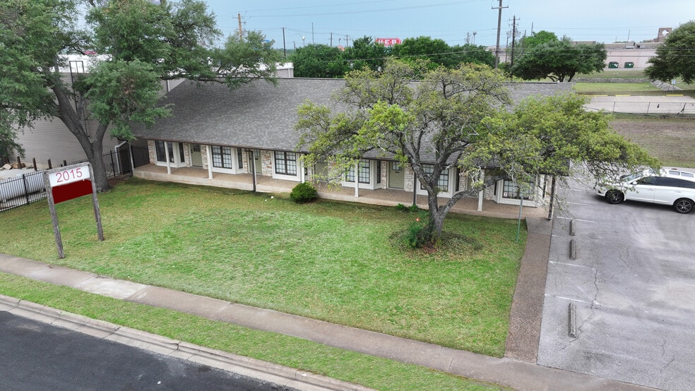 More Photos Of 2015 Monarch Dr, Austin Medical For Sale