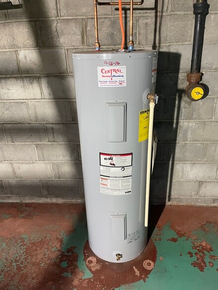 More Photos Of 246 N Buhl Farm Dr, Hermitage Flex For Sale