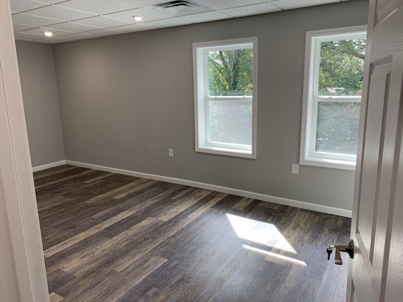 More Photos Of 615 Colonial Park Dr, Roswell Loft Creative Space For Lease