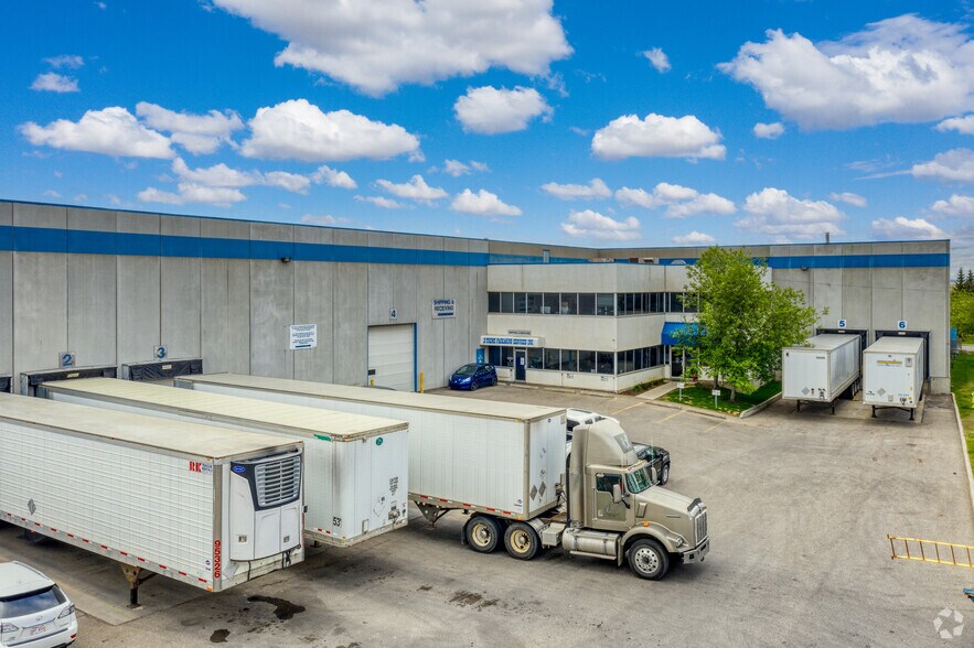 More Photos Of 7910 51st St SE, Calgary Warehouse For Lease