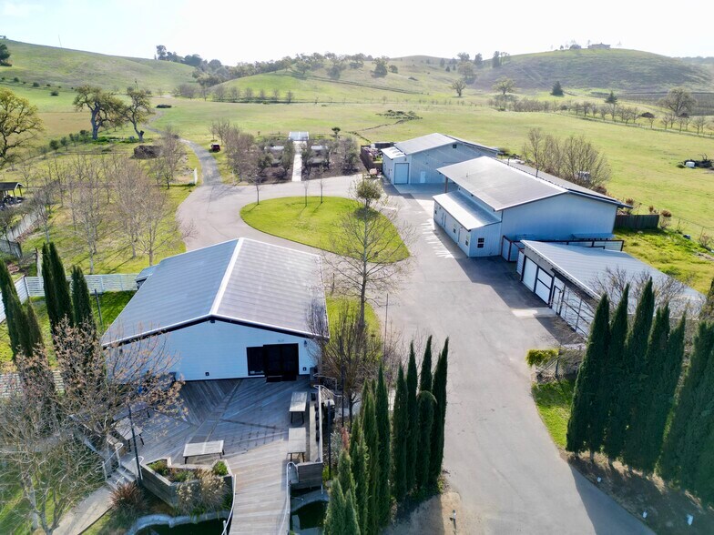More Photos Of 1020 Penman Springs Rd, Paso Robles Winery Vineyard For Sale