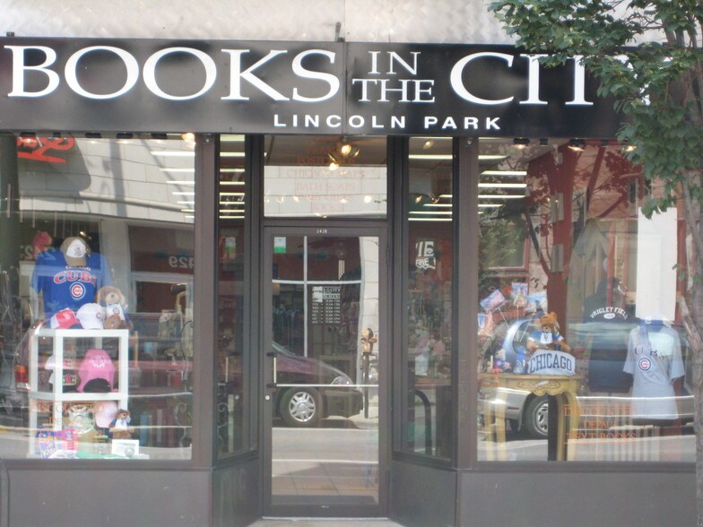 More Photos Of 2428 N Lincoln Ave, Chicago Storefront Retail Residential For Lease