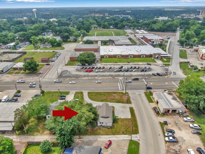 More Photos Of 724 W Main St, Tomball Medical For Sale