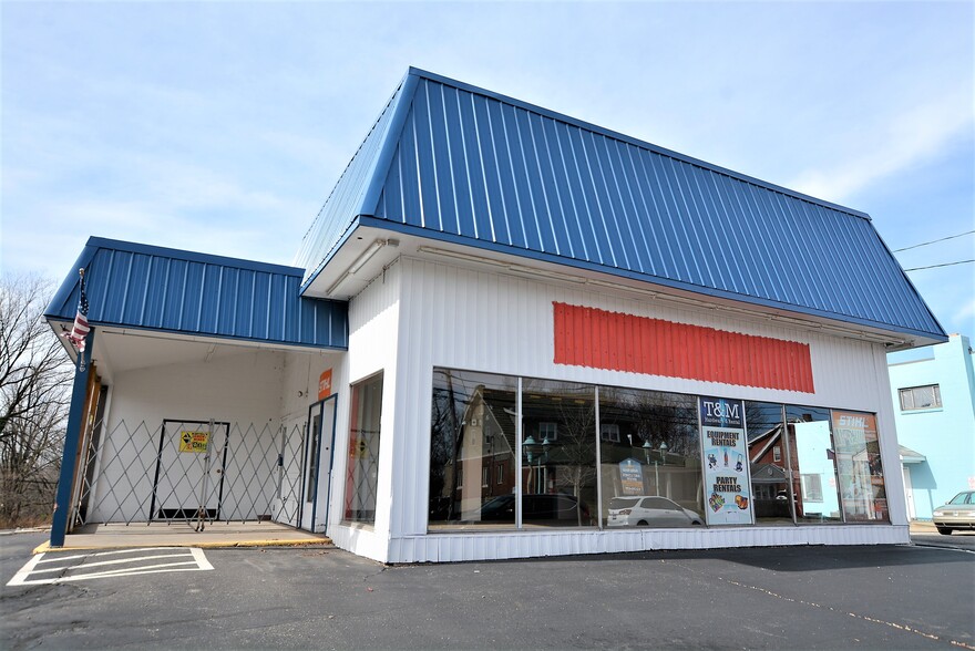 Primary Photo Of 975 Perry Hwy, Pittsburgh Storefront For Sale