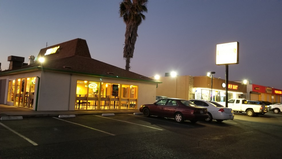 Primary Photo Of 9011 Folsom Blvd, Sacramento Restaurant For Sale