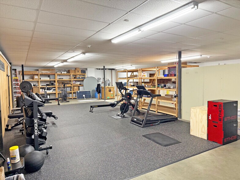 More Photos Of 15 Research Rd, East Falmouth Warehouse For Lease