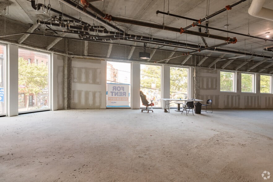 More Photos Of 38 Victory Blvd, Staten Island Office For Lease