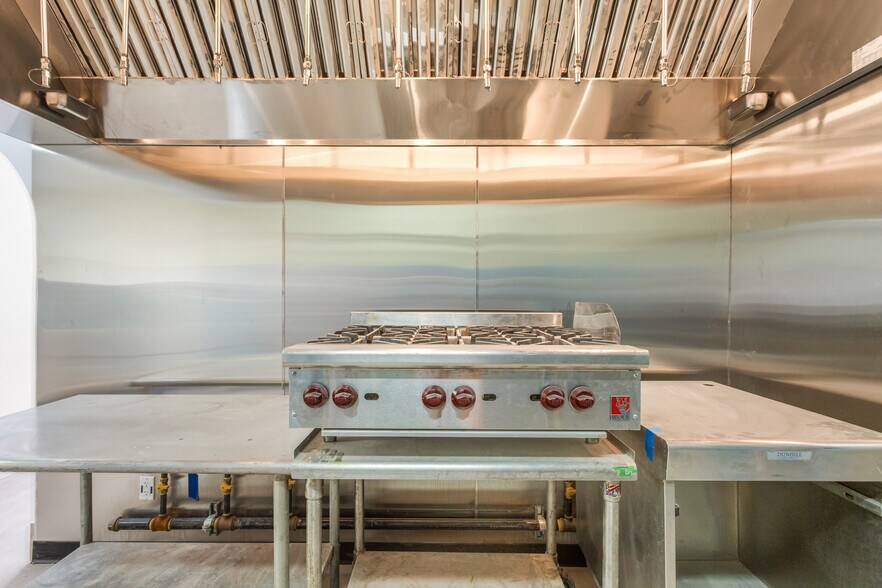 More Photos Of 78 Main St, Bisbee Restaurant For Sale