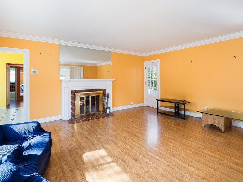 More Photos Of 4381-4385 Overland Ave, Culver City Office Residential For Sale