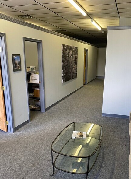 More Photos Of 680 Hollow Rd, Phoenixville Light Distribution For Lease