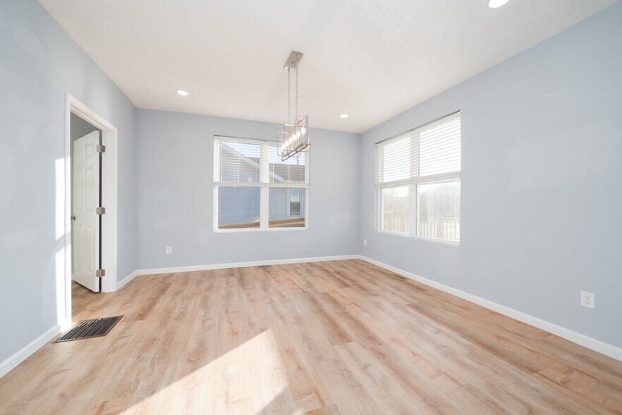 More Photos Of 2219 Frederica St, Owensboro Office For Sale