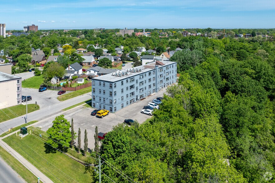 More Photos Of 17-19 Collier St, St Catharines Apartments For Sale