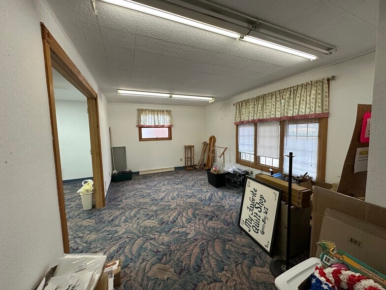 More Photos Of 1550 Dousman St, Green Bay Storefront Retail Office For Sale