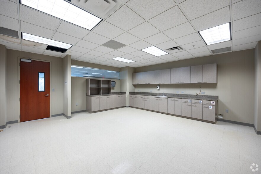 More Photos Of 925 North Point Pky, Alpharetta Coworking Space