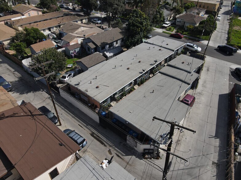 More Photos Of 19 E 69th St, Long Beach Multifamily For Sale