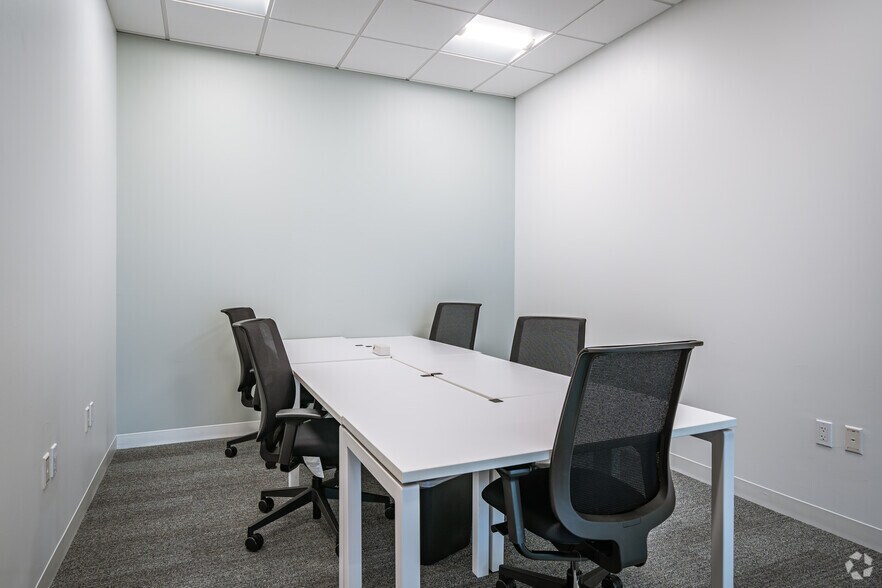 More Photos Of 800 Town & Country Blvd, Houston Coworking Space