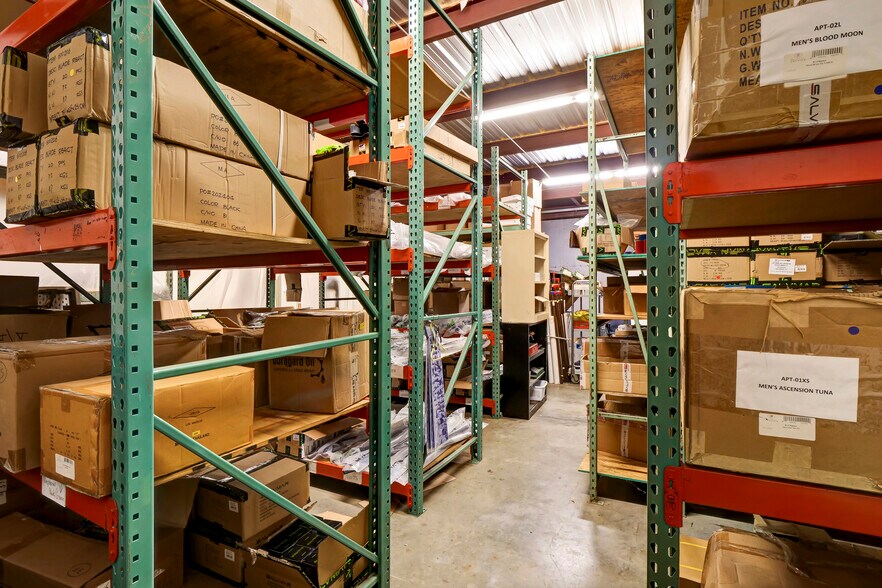 More Photos Of 1316 S 5th Ave, Wilmington Service For Sale