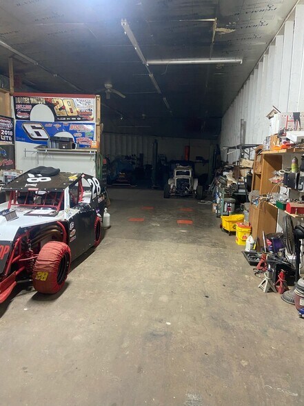 More Photos Of 1220 College St, Clarksville Industrial For Sale