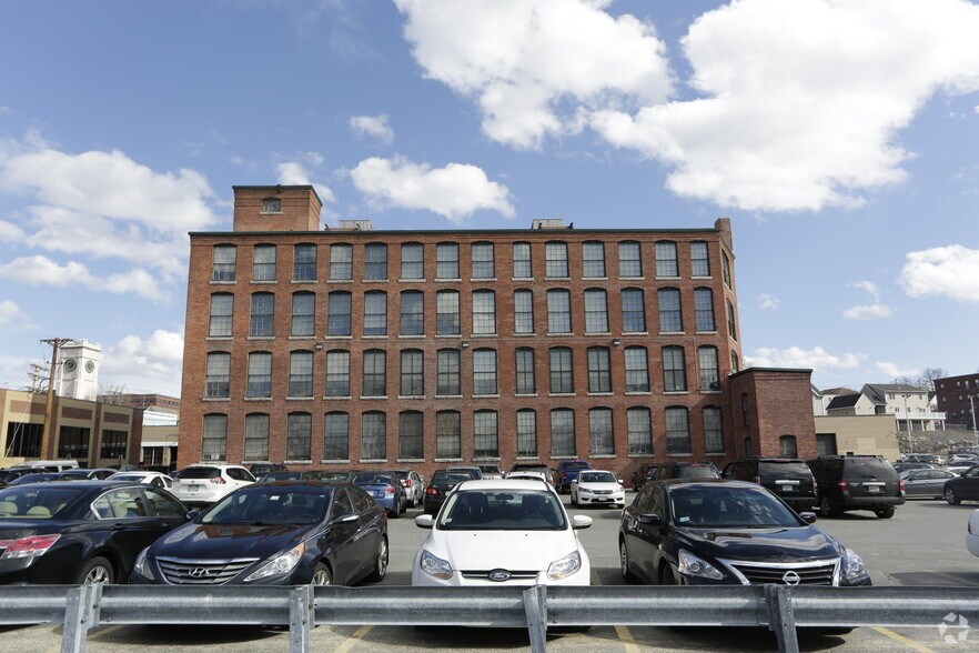 More Photos Of 131 Davidson St, Lowell Office For Sale