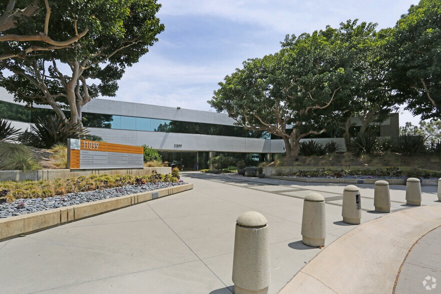 More Photos Of 11085 N Torrey Pines Rd, La Jolla Unknown For Lease