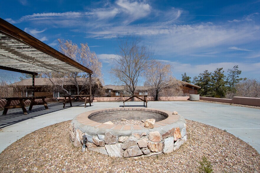 More Photos Of 6889 Sunny Vista Rd, Joshua Tree Lodge Meeting Hall For Sale