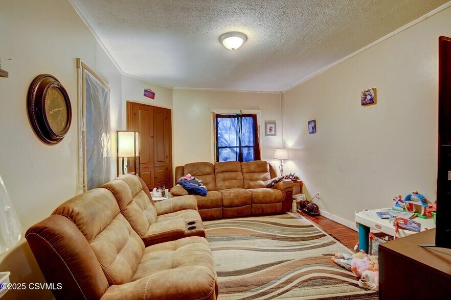 More Photos Of 606 W Main St, Bloomsburg Flex For Sale
