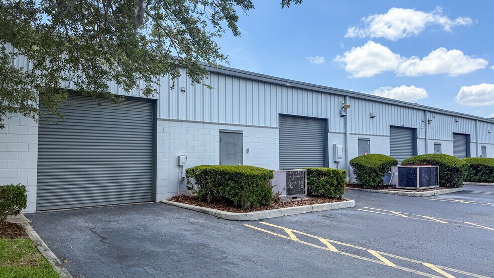 More Photos Of 1222 Winter Garden Vineland Rd, Winter Garden Unknown For Lease