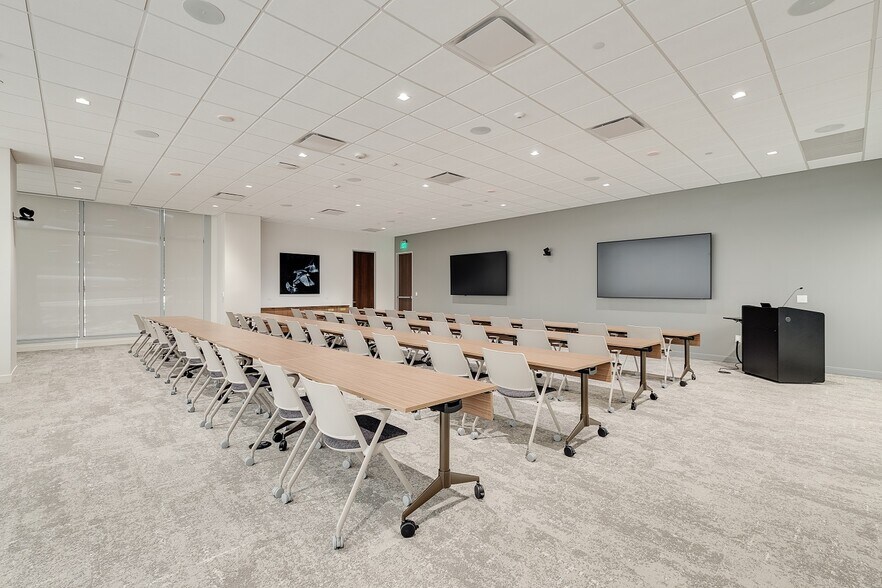 More Photos Of 13155 Noel Rd, Dallas Office For Lease