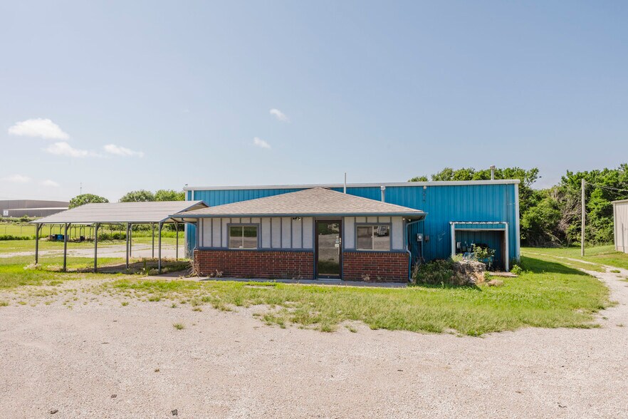 More Photos Of 3315 Central Ave, Winfield Warehouse For Sale