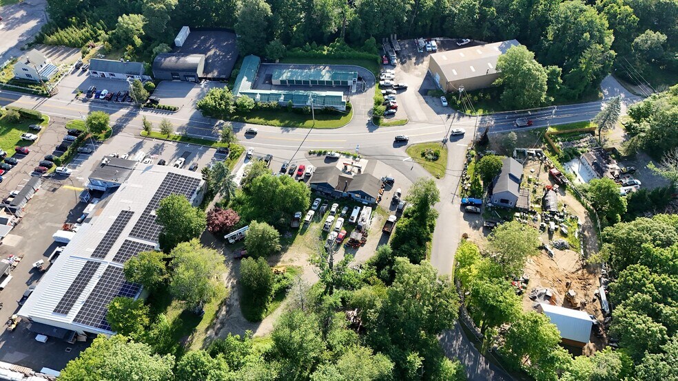More Photos Of 390 Smith Ridge Rd, South Salem Service Station For Sale